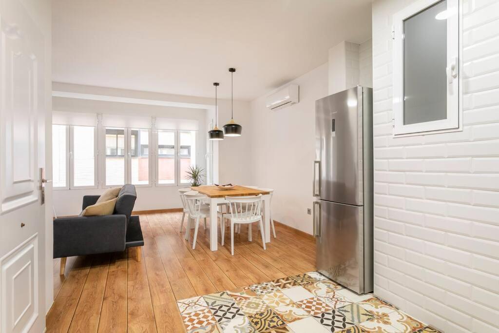 Cozy Apartment City Center Alicante Exteriör bild